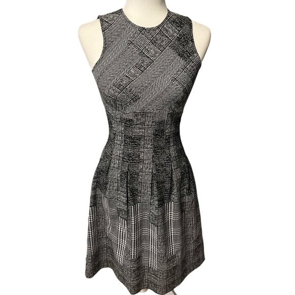H&M Dresses & Skirts - H&M Herringbone Black And White Dress Size 2